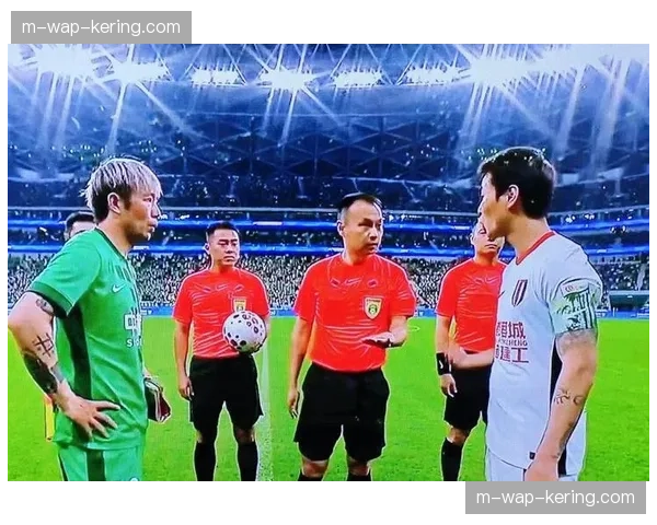 国安vs蓉城中场绞杀:双方均未能有效组织进攻半场闷平 国安vs蓉城中场绞杀:双方均未能有效组织进攻半场闷平